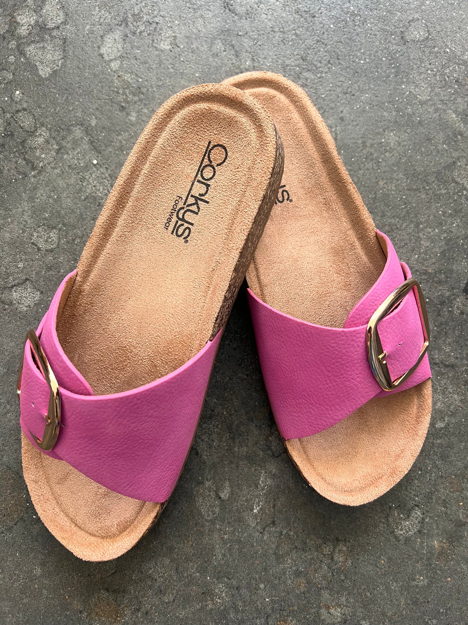 Corkys Road Trip in Pink