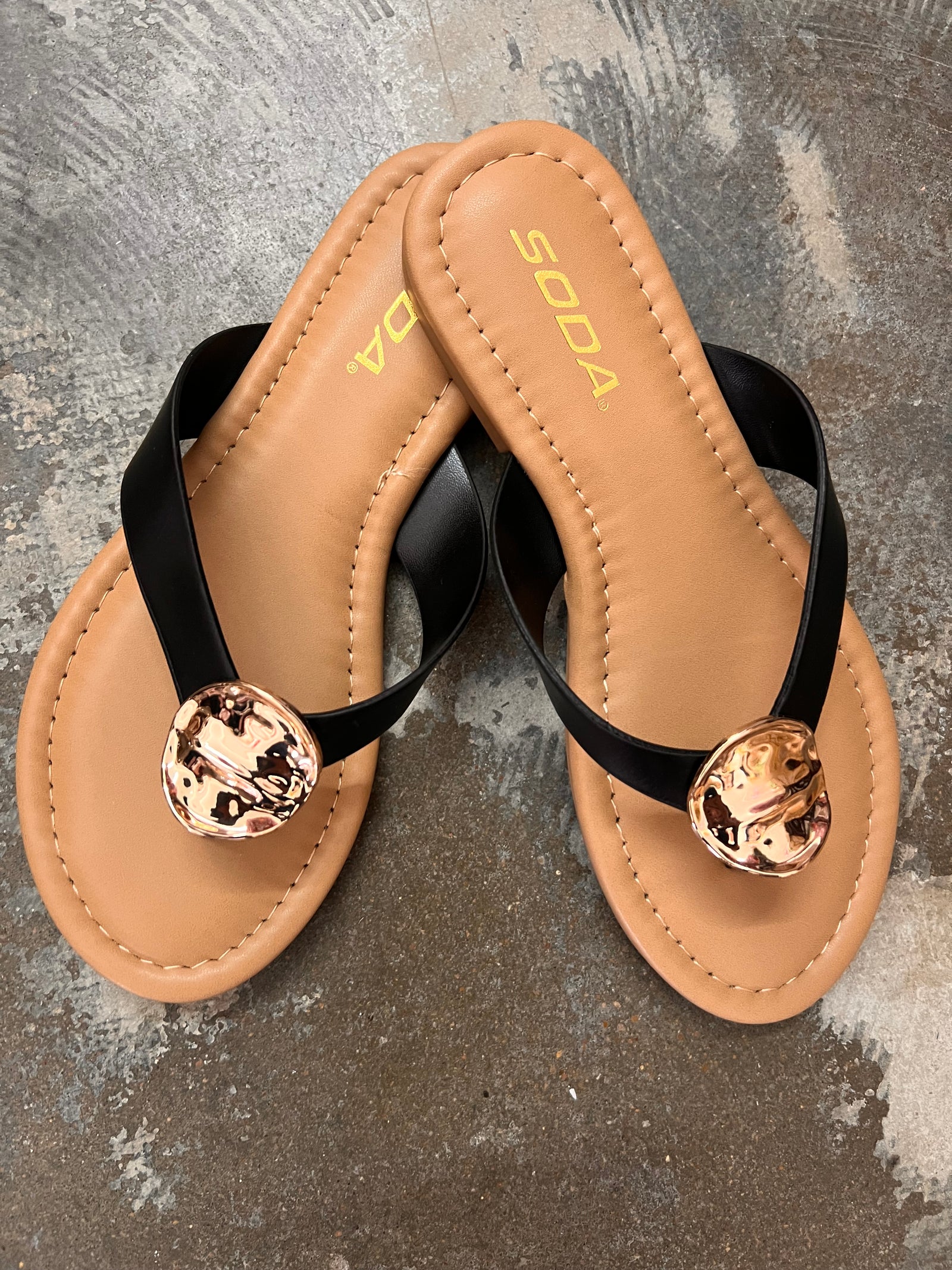 Jeslyn by Soda in Black
