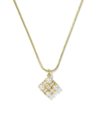 Dira Pearl Pendant Necklace