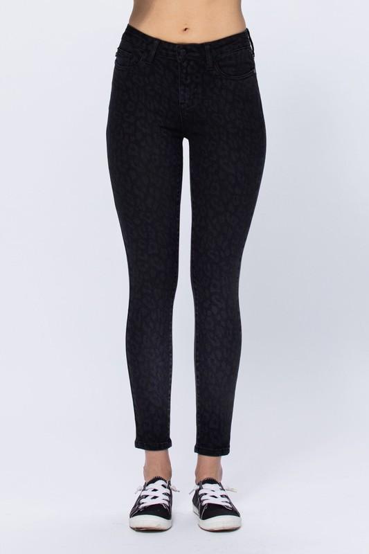 Judy Blue Black Cheetah Print Mid Rise Skinny Jean