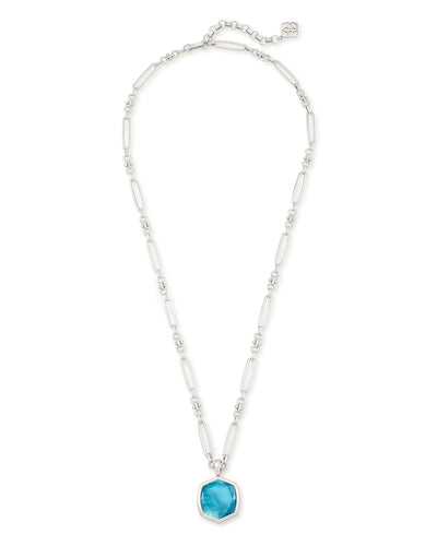 Davis Short Pendant Necklace in Silver